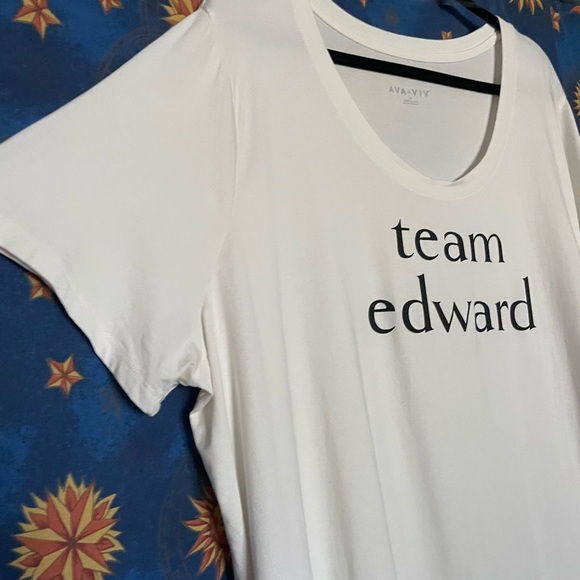 Team Edward Ava + Viv Target t-shirt - Picture 5 of 6